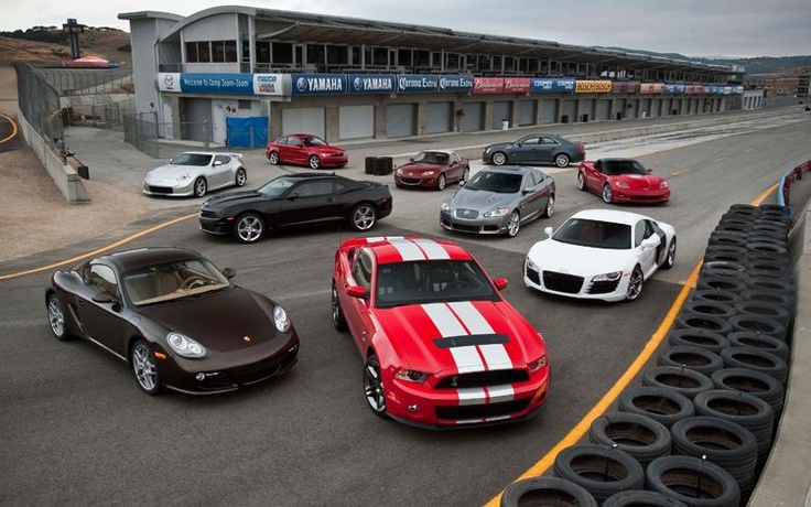 A preview of a car photo gallery